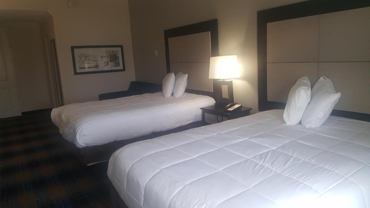 Regency Inn & Suites Пенсакола Экстерьер фото