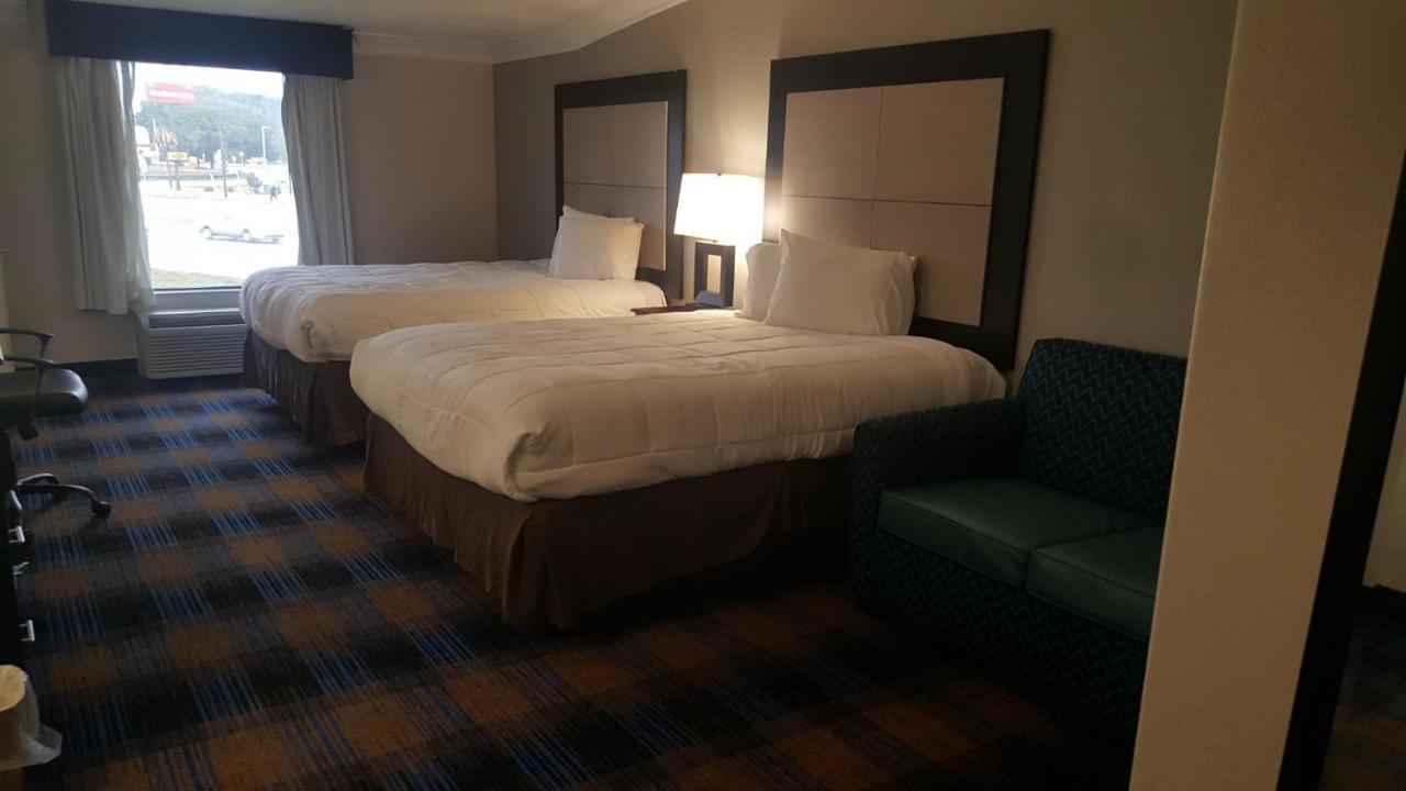 Regency Inn & Suites Пенсакола Экстерьер фото